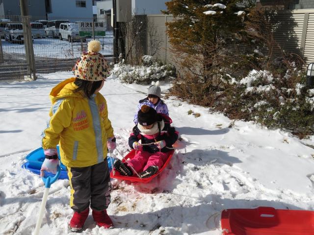 令和６年２月１６日（金）　雪遊びをしました！